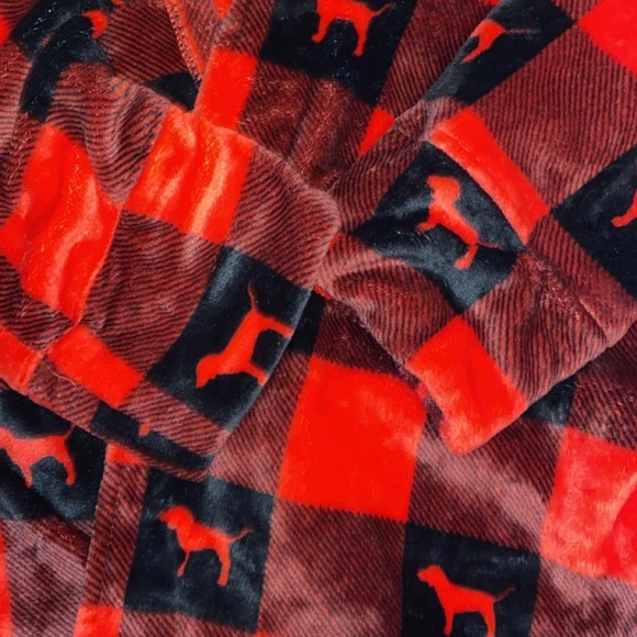 VS PINK Red Fluffy Plaid Robe - Picture 2 of 3